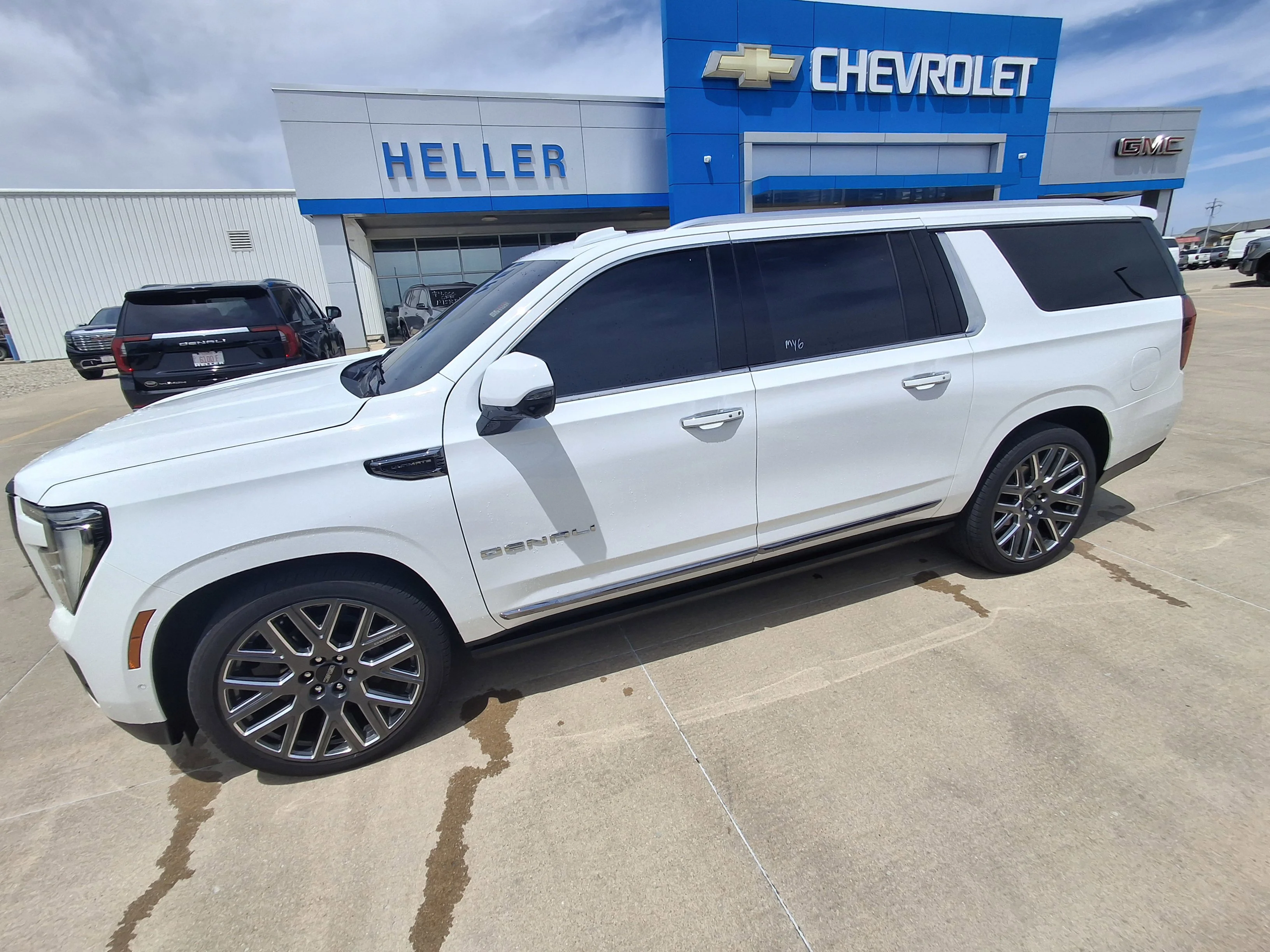 Used 2026 Summit White GMC Denali Ultimate image 3