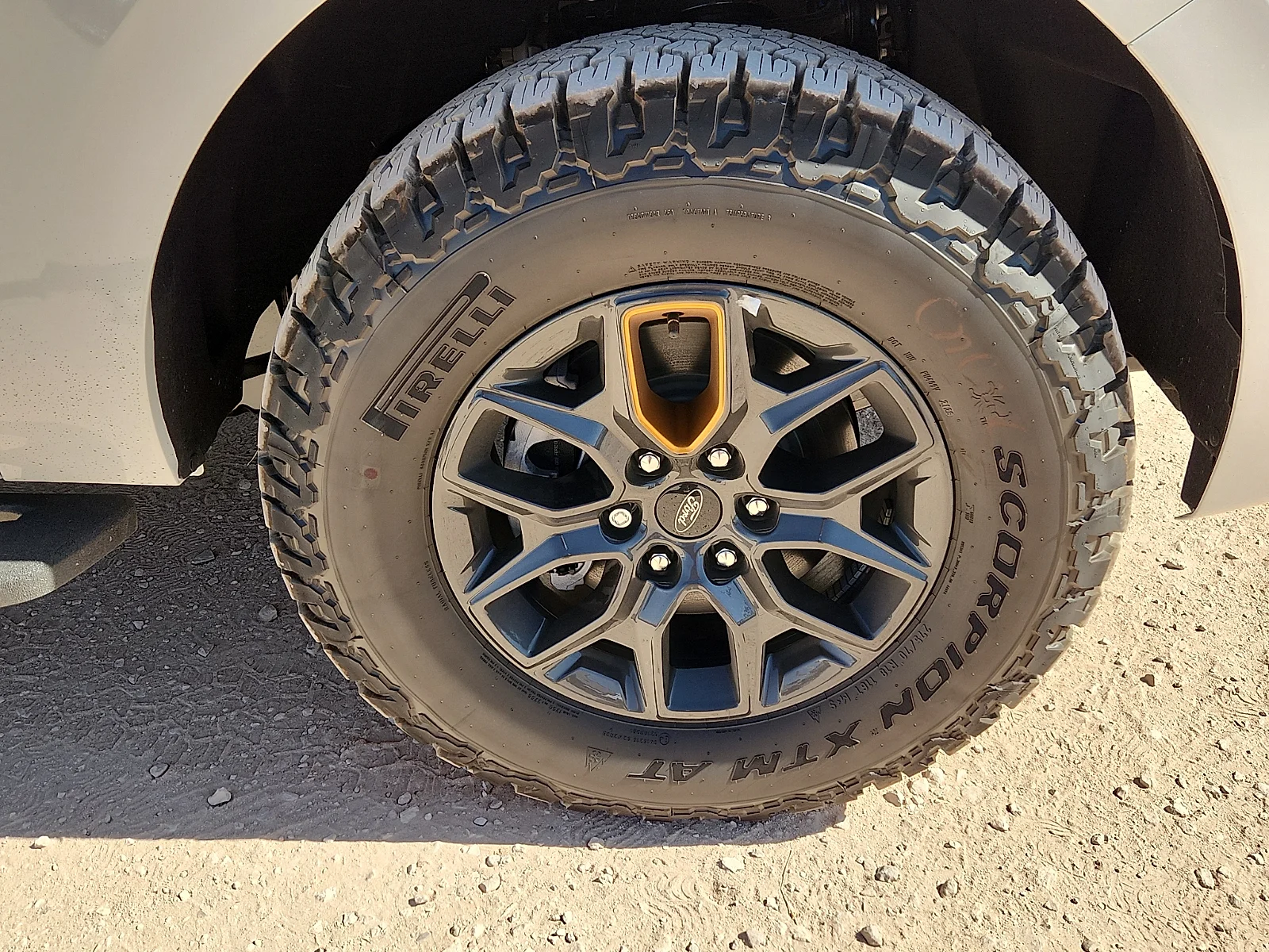 New 2027 Star White Metallic Tri-Coat Ford Tremor image 9