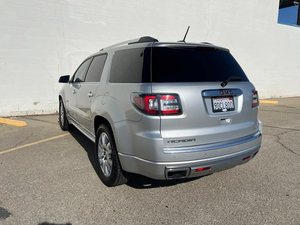 Used 2016 Silver GMC Denali image 3