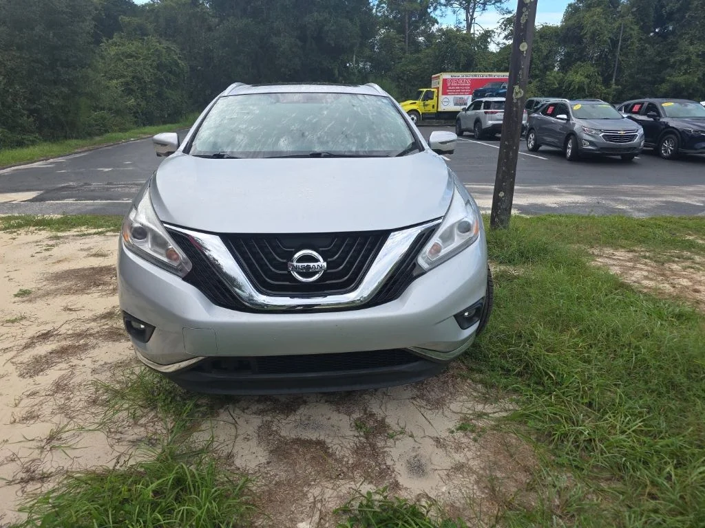 Used 2017 Silver Nissan SL image 6