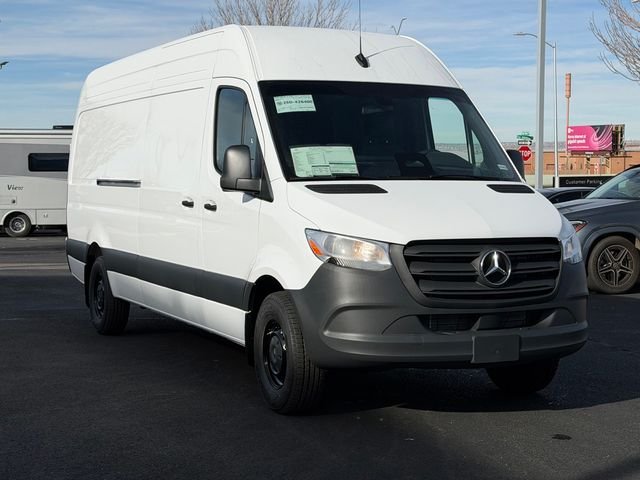 New 2026 Arctic White Mercedes-Benz Cargo 170 WB image 4