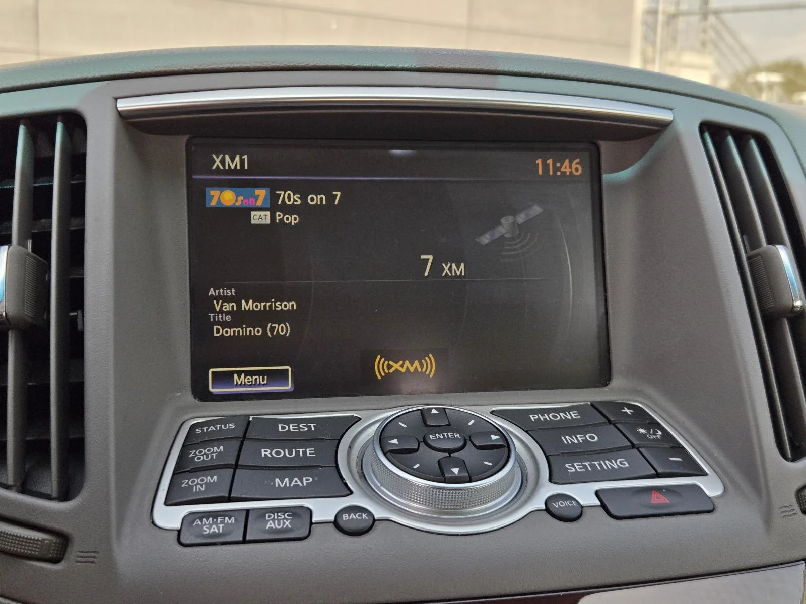 Used 2011 Moonlight White INFINITI 2dr Base image 9