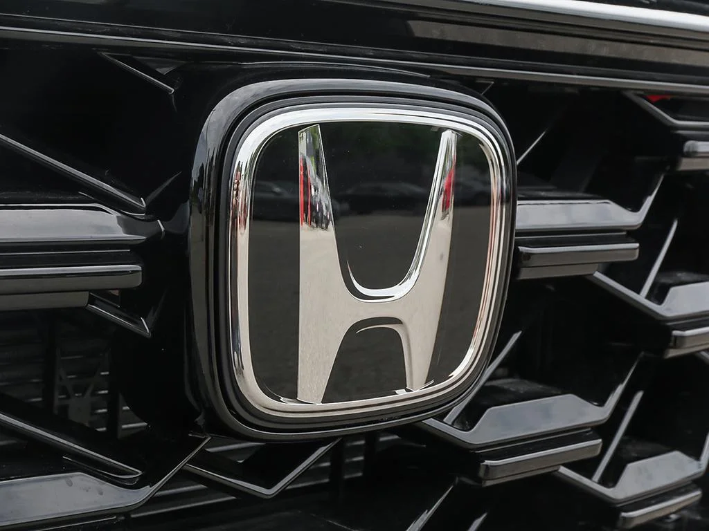 New 2026  Honda TOURING HYBRID Top trim. Top efficiency. Top choic image 9