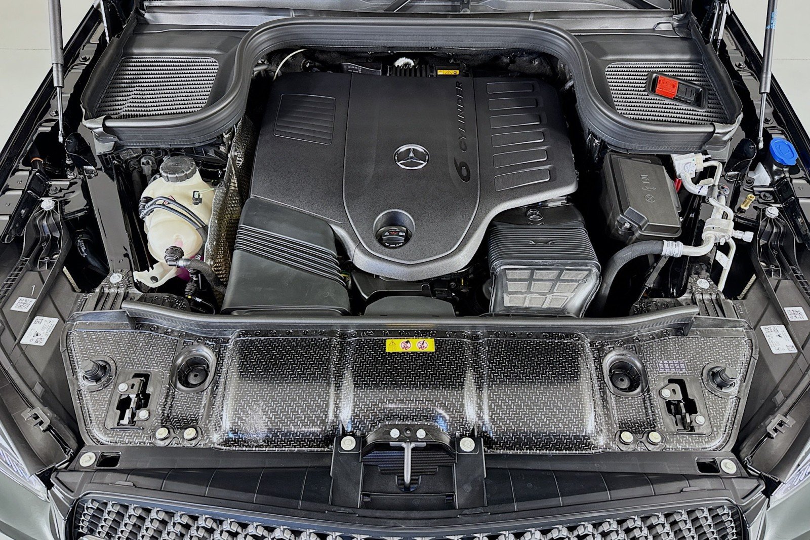 New 2026 Black Mercedes-Benz GLE 450 4MATIC® SUV image 11