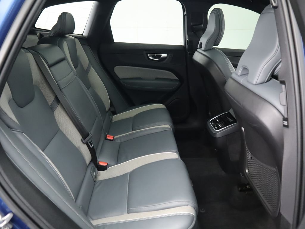 2021 Volvo XC60 R-Design - Photo 23