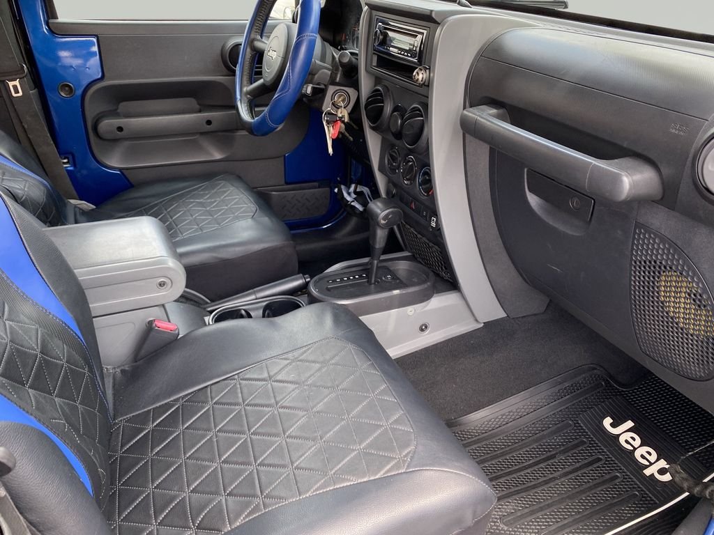 Used 2009 Deep Water Blue Pearlcoat Jeep X image 23