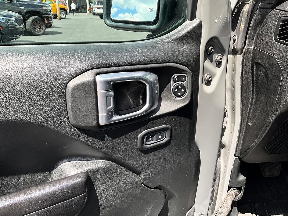 Used 2021 Gray Jeep Unlimited Sport image 12