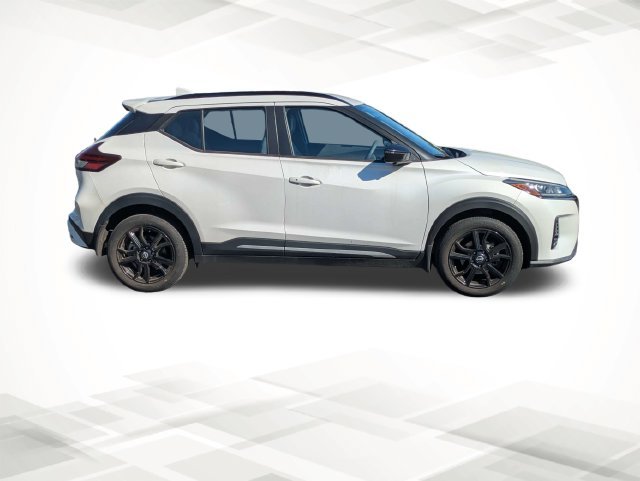 Used 2024 White Nissan SR image 3