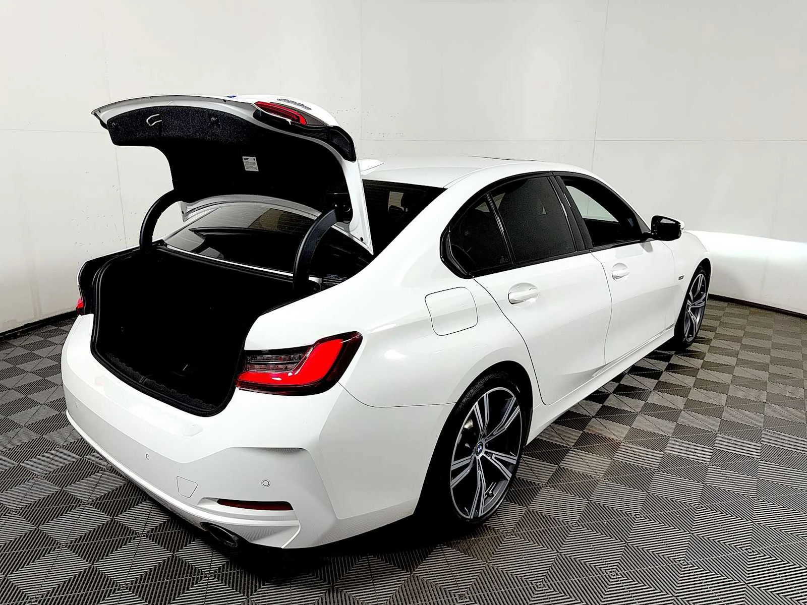 Used 2023 Alpine White BMW 330e xDrive image 23
