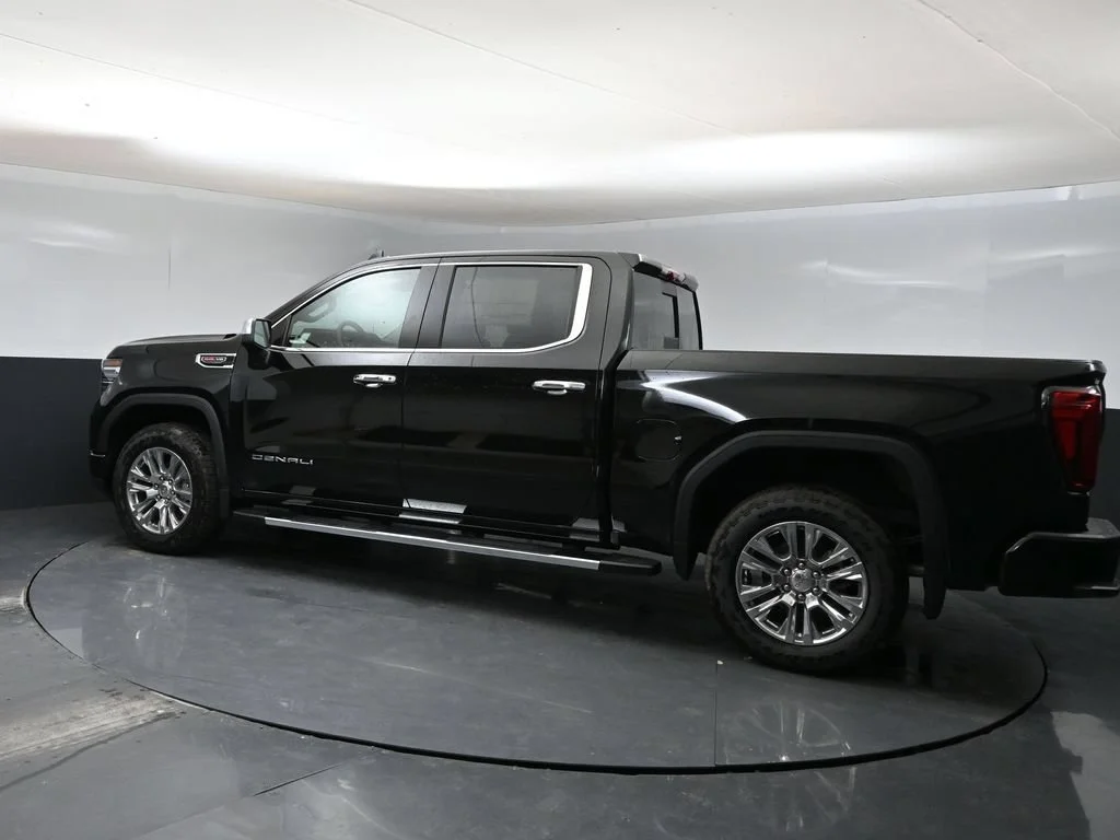 2026 GMC Sierra 1500 Denali - Photo 4