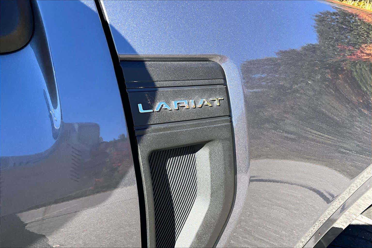 Used 2023 Carbonized Gray Metallic Ford Lariat image 10