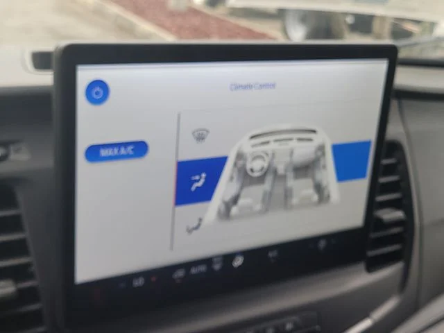 New 2026 Oxford White Ford Base image 23