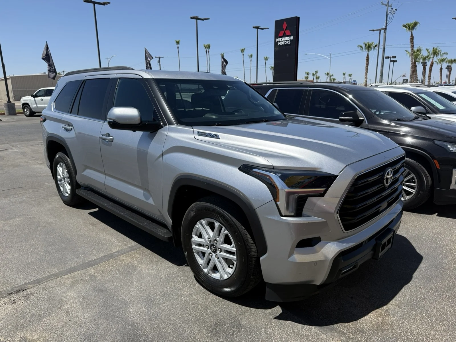 Used 2025  Toyota SR5 image 2