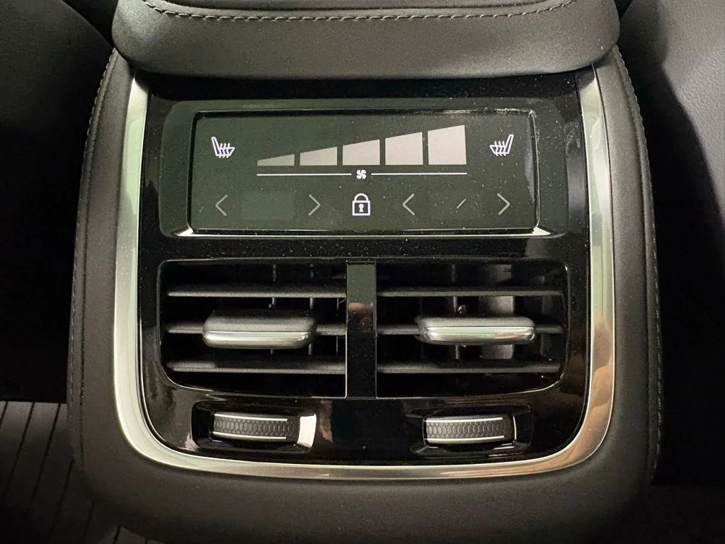New 2026 Vapour Grey Volvo Ultra image 35
