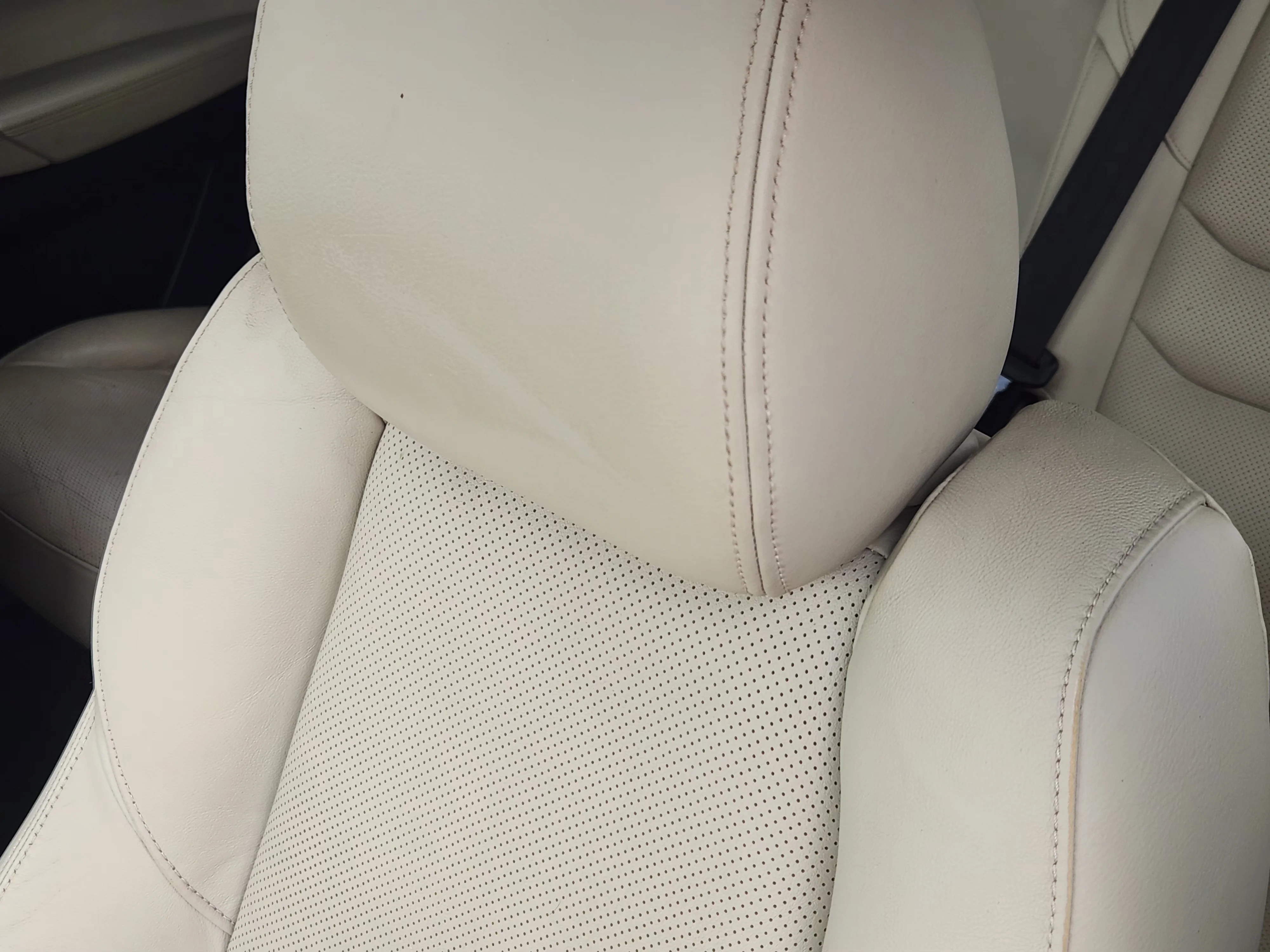 Used 2016 Soul Red Metallic Mazda Grand Touring image 16