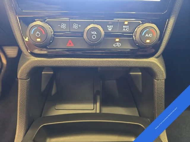 New 2026 Shadow Black Ford XLT image 30