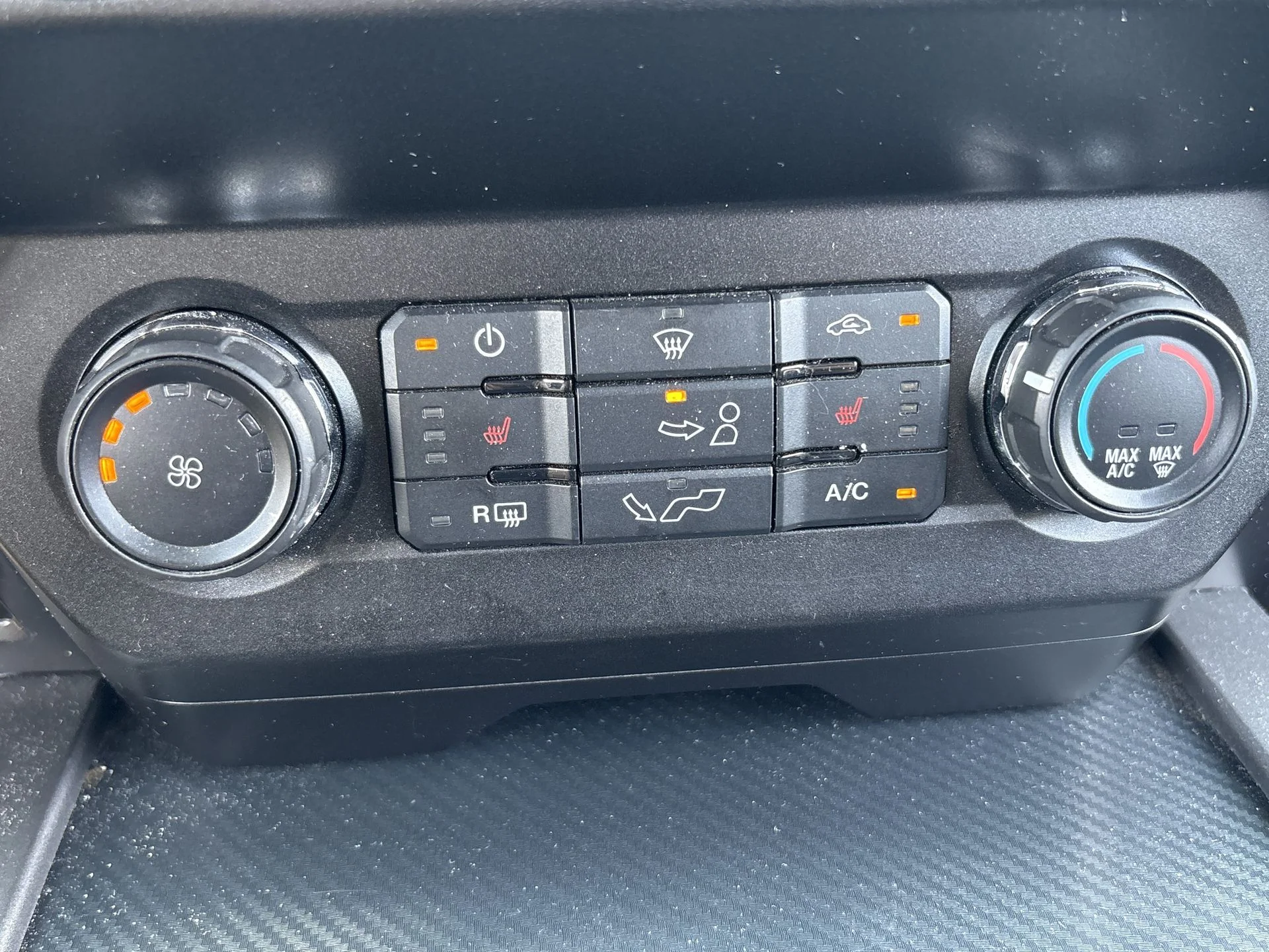 Used 2019 Ingot Silver Ford XLT image 6