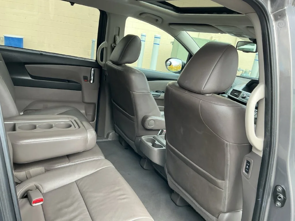 Used 2014 Silver Honda EX-L image 33