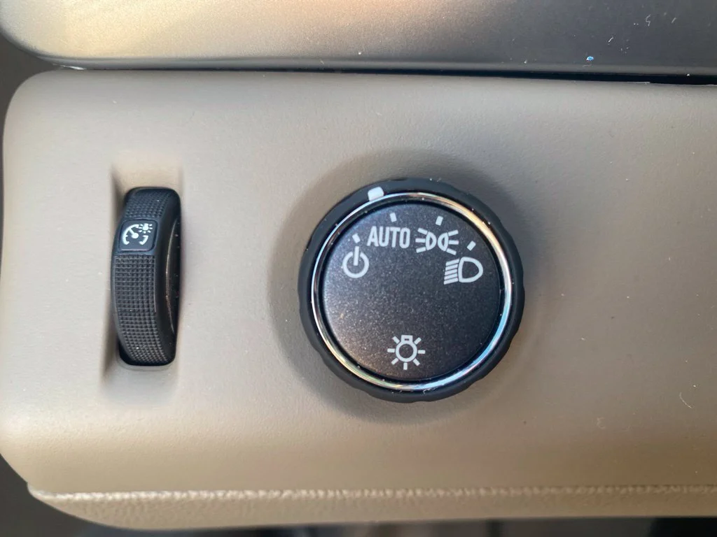 Used 2019 SATIN STEEL METALLIC Chevrolet LT image 21