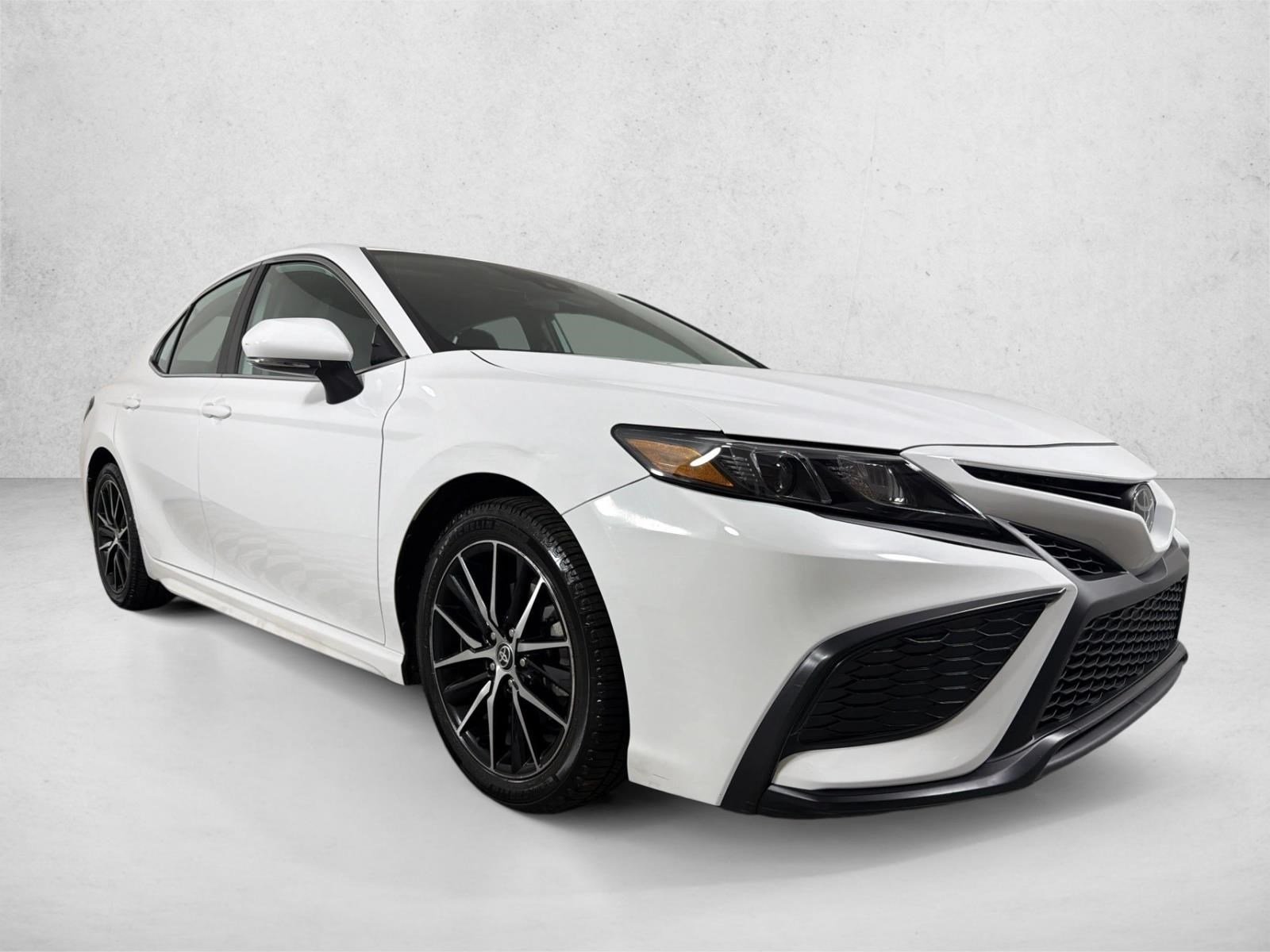 Certified Used 2023 Ice Cap Toyota SE image 1