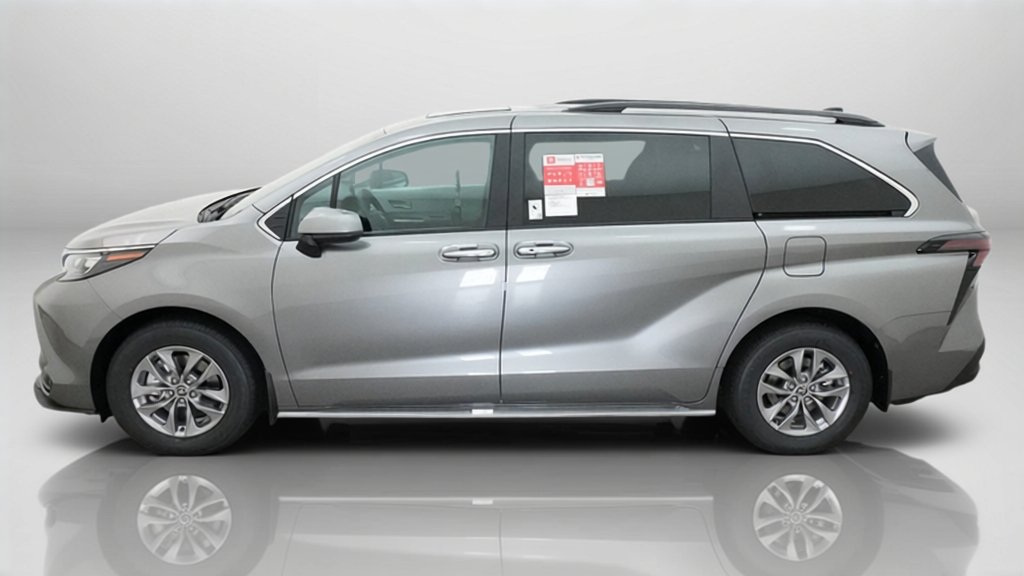 New 2026 Heavy Metal Toyota XLE image 32