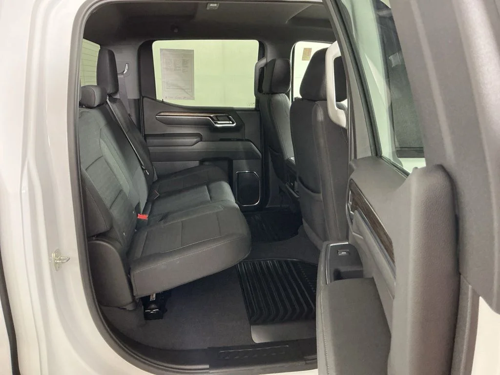 Used 2024 White Chevrolet RST image 7