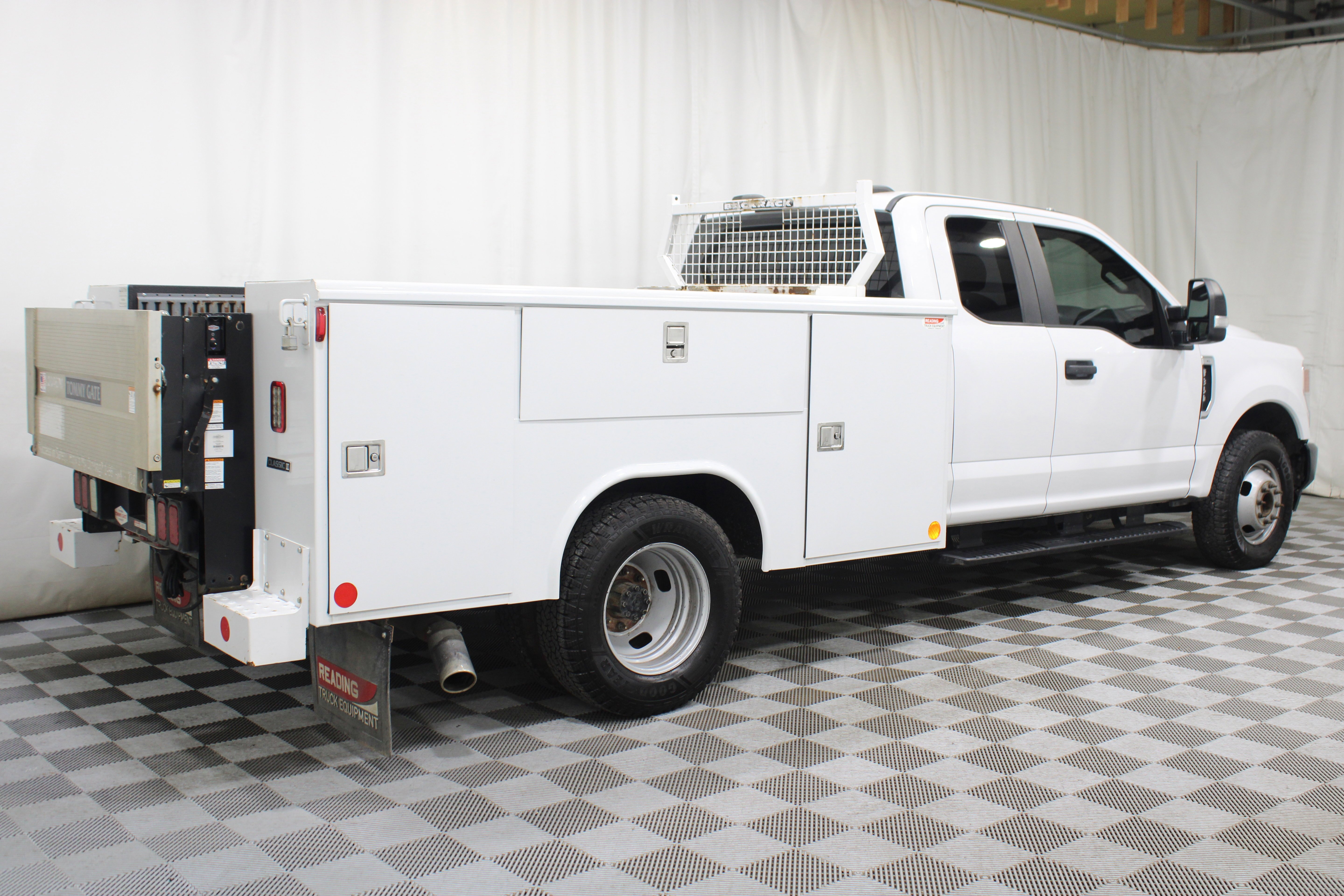 2020 Ford F-350 Super Duty Chassis Cab XL - Photo 25