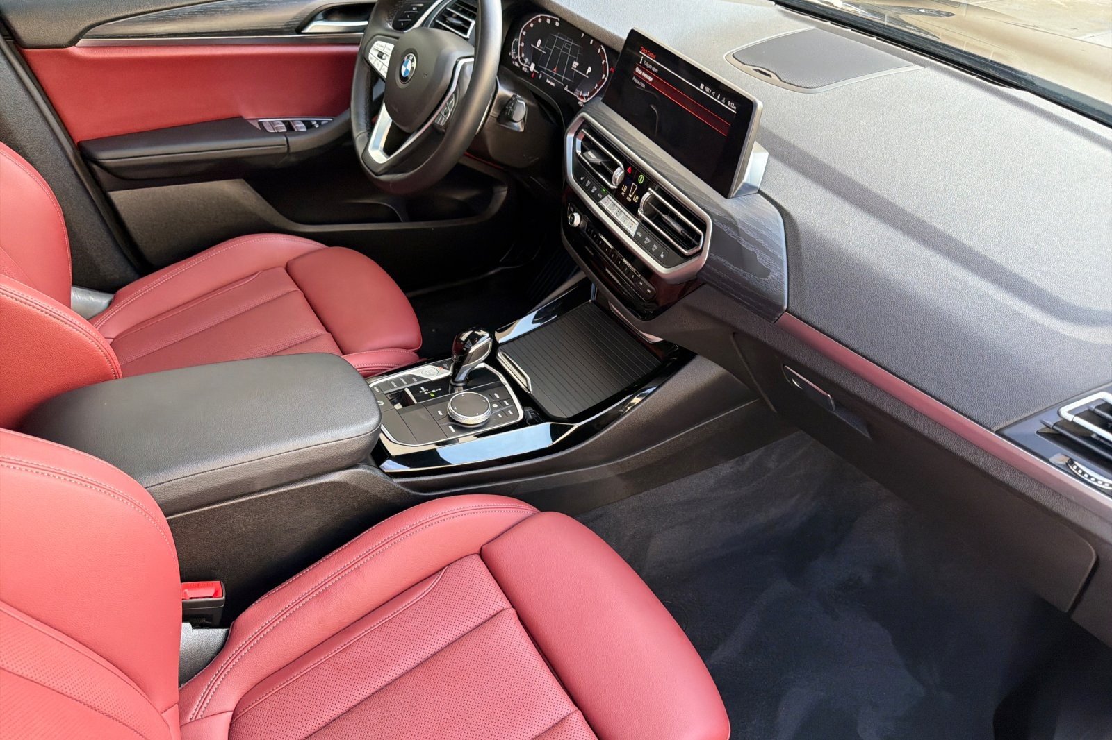Used 2024 Jet Black BMW sDrive30i image 15