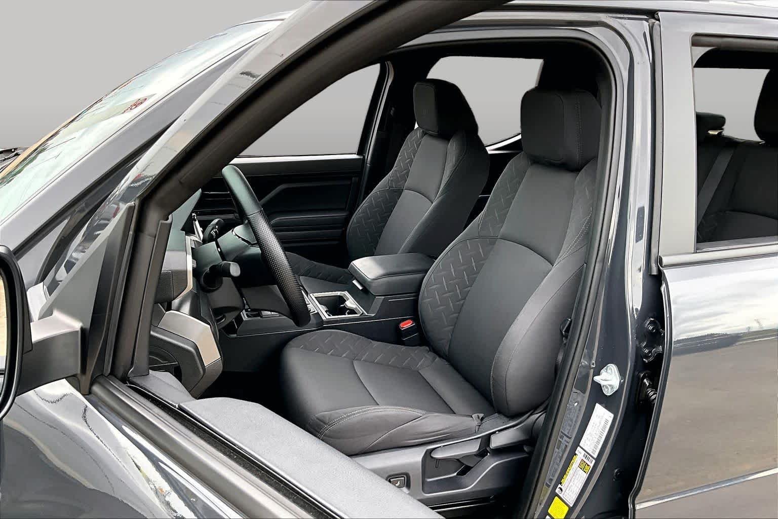 Used 2025 Underground Toyota SR5 image 8