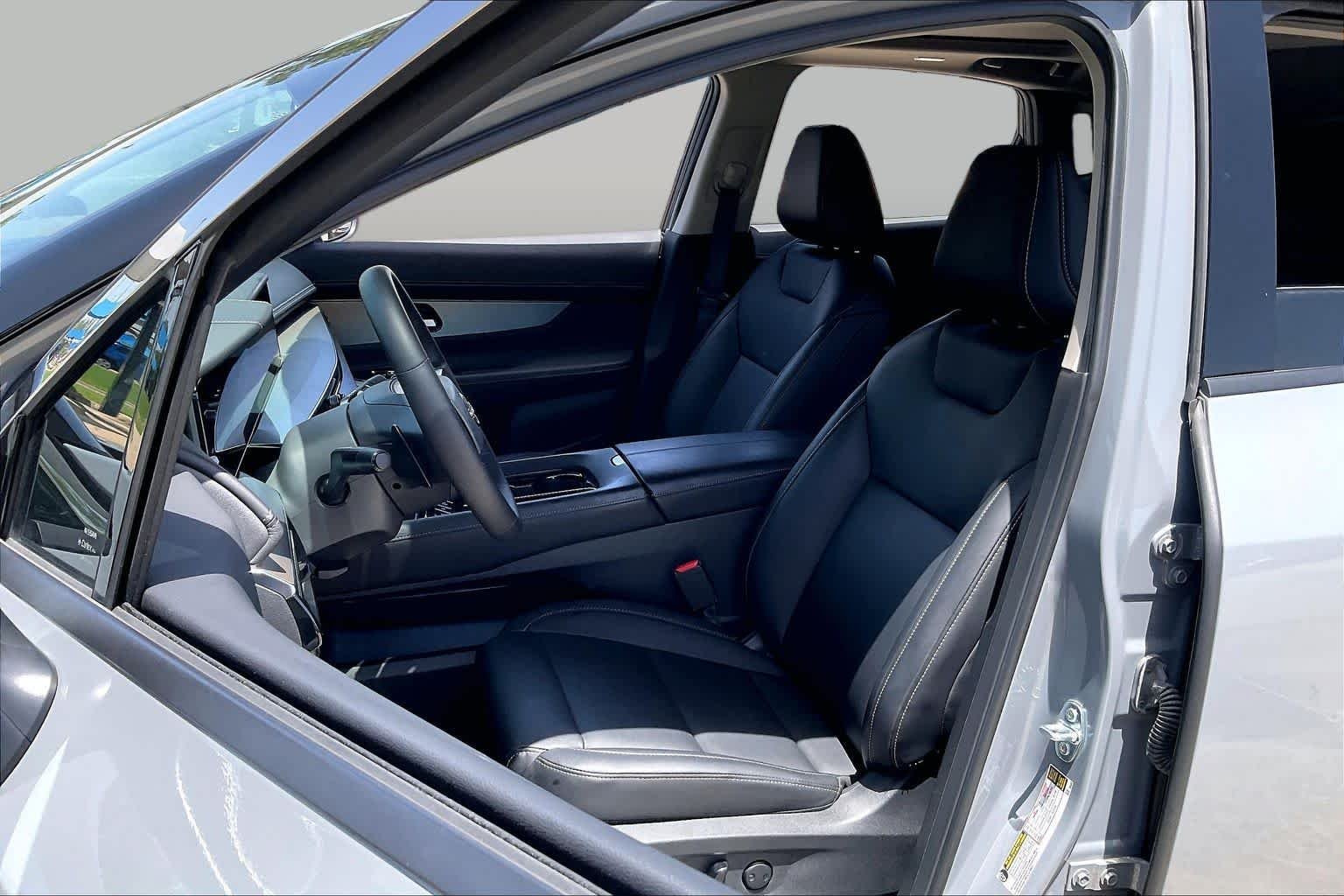 Used 2025 Boulder Gray Pearl/Super Black Nissan SL image 8