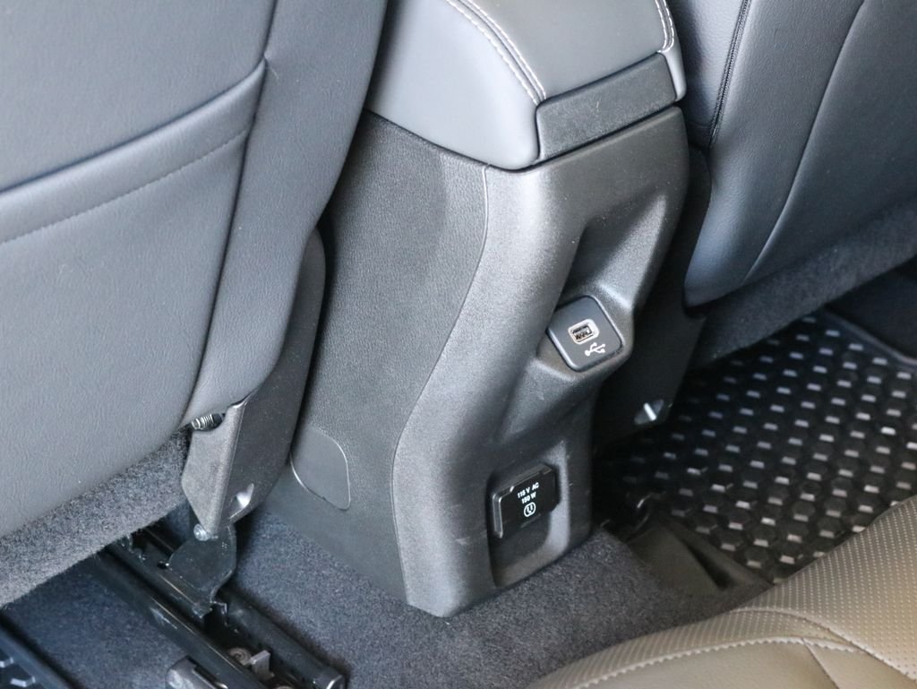 Used 2022 Teal Jeep Limited image 28