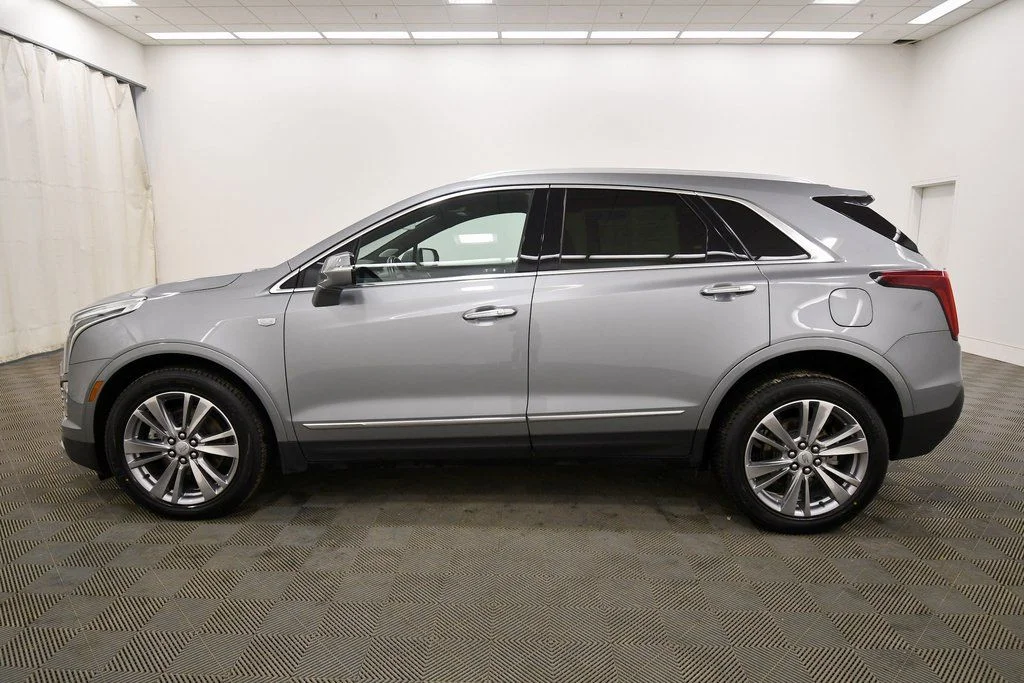 Used 2024 Silver Cadillac Premium Luxury image 4