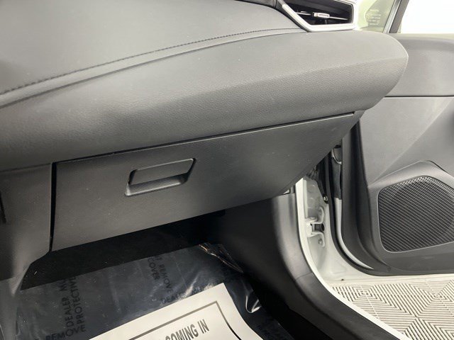 Certified Used 2022 Pearl Toyota SE image 28