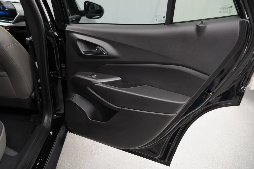 New 2026 Mosaic Black Metallic Chevrolet ACTIV image 26