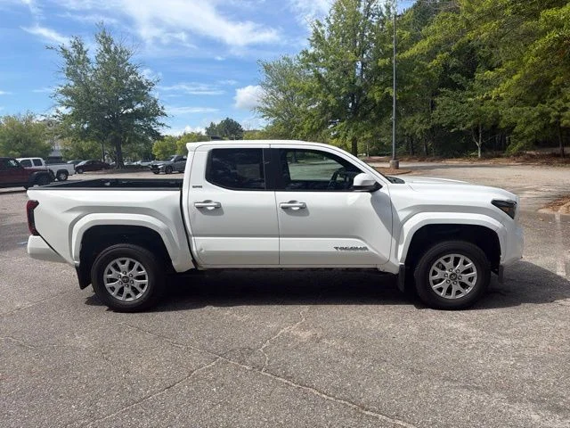 Used 2025 White Toyota SR5 image 6