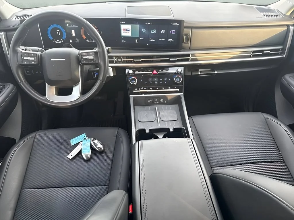 Used 2024  Hyundai SEL image 10