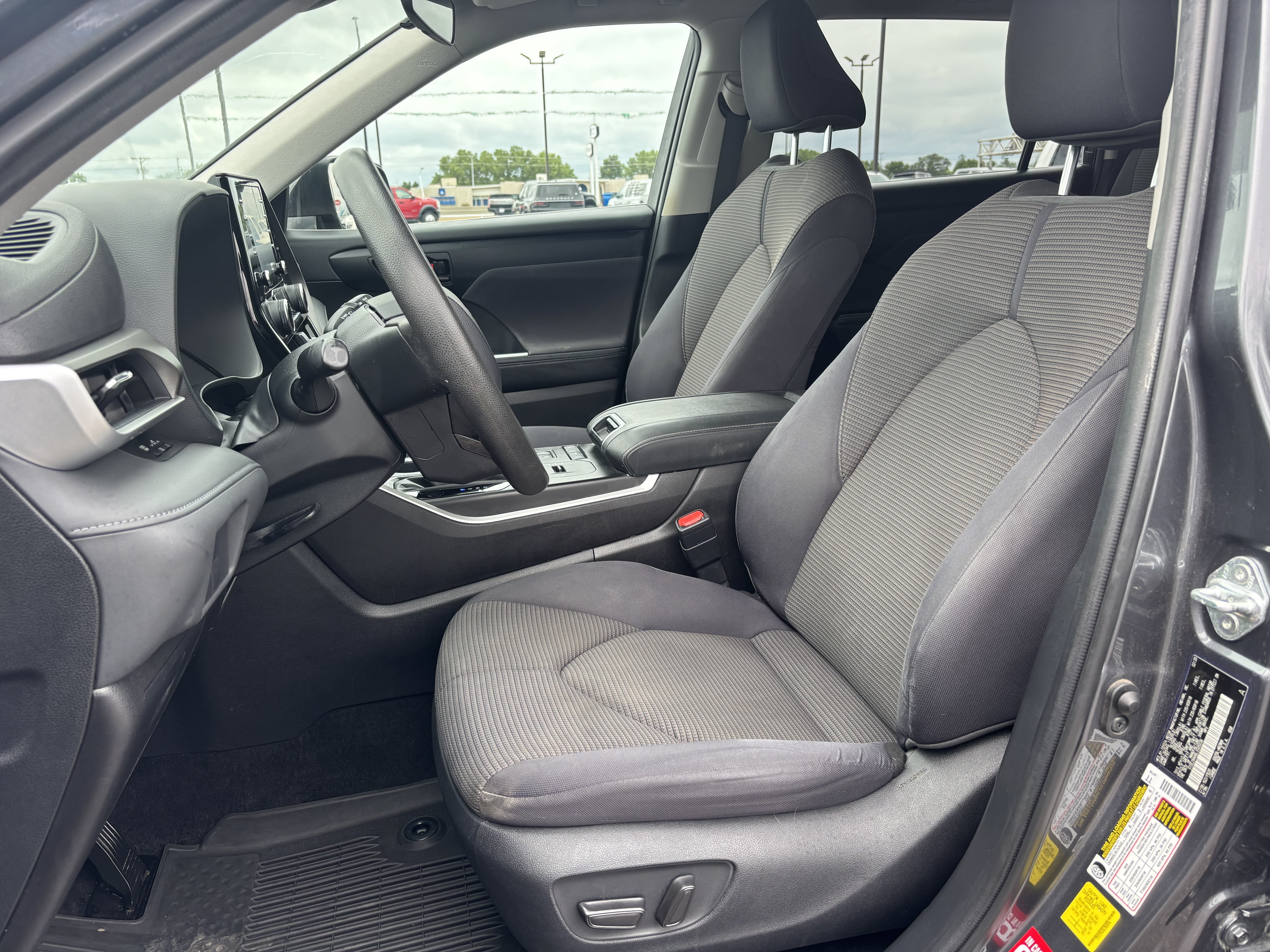 Used 2020 Magnetic Gray Metallic Toyota L image 9