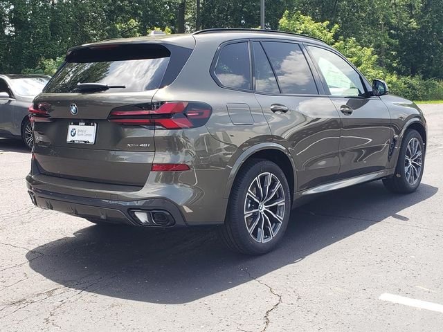 New 2026 Manhattan Green Metallic BMW xDrive40i image 7