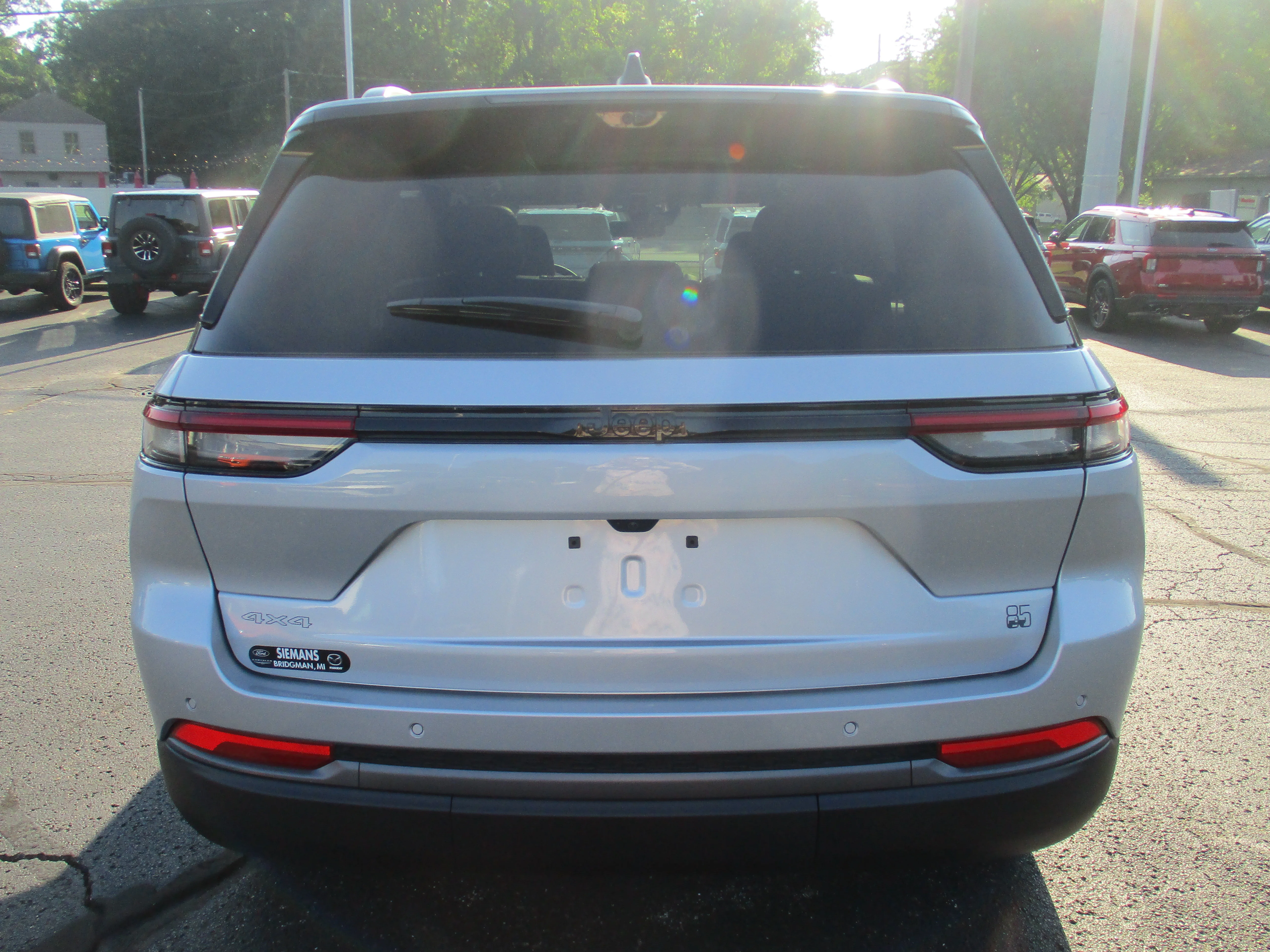 New 2026 Silver Zynith Jeep 85th Anniversary Edition image 29