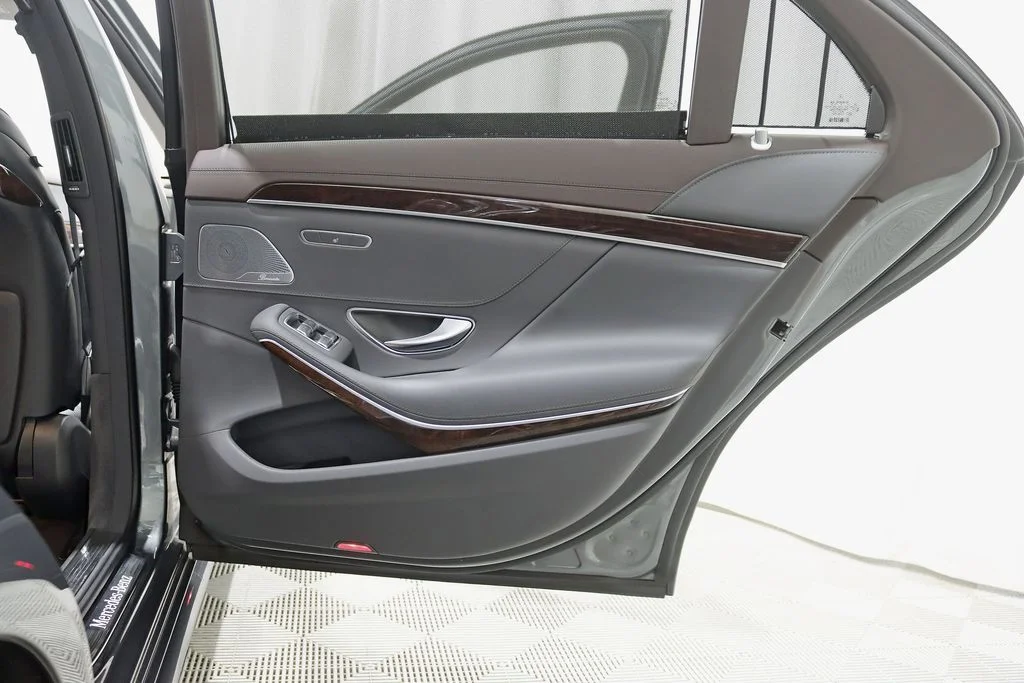 Used 2019 Gray Mercedes-Benz S 560 image 43