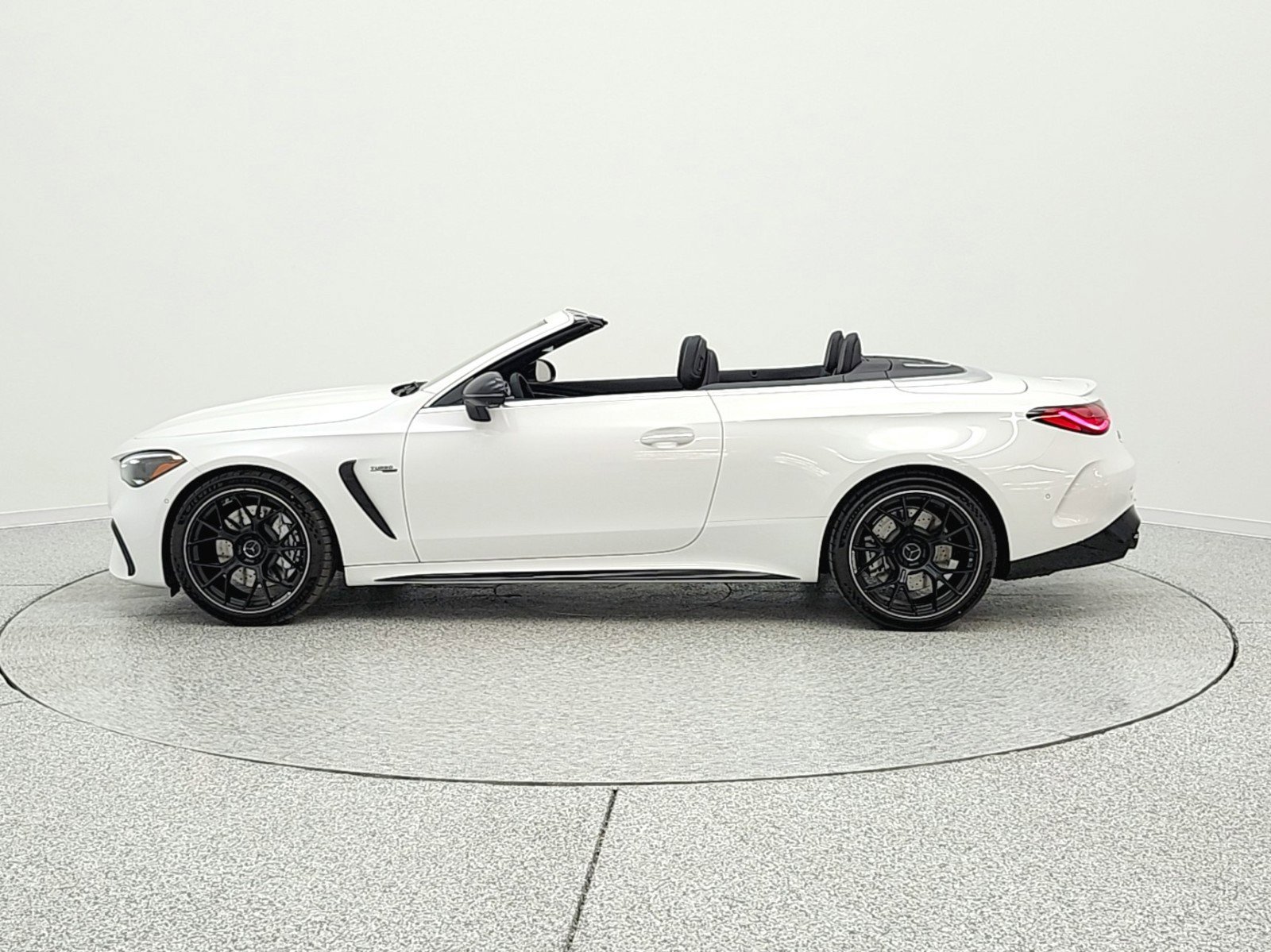 New 2026 MANUFAKTUR Moonlight White Metallic Mercedes-Benz AMG® CLE 53 4MATIC+ Cabriolet image 29
