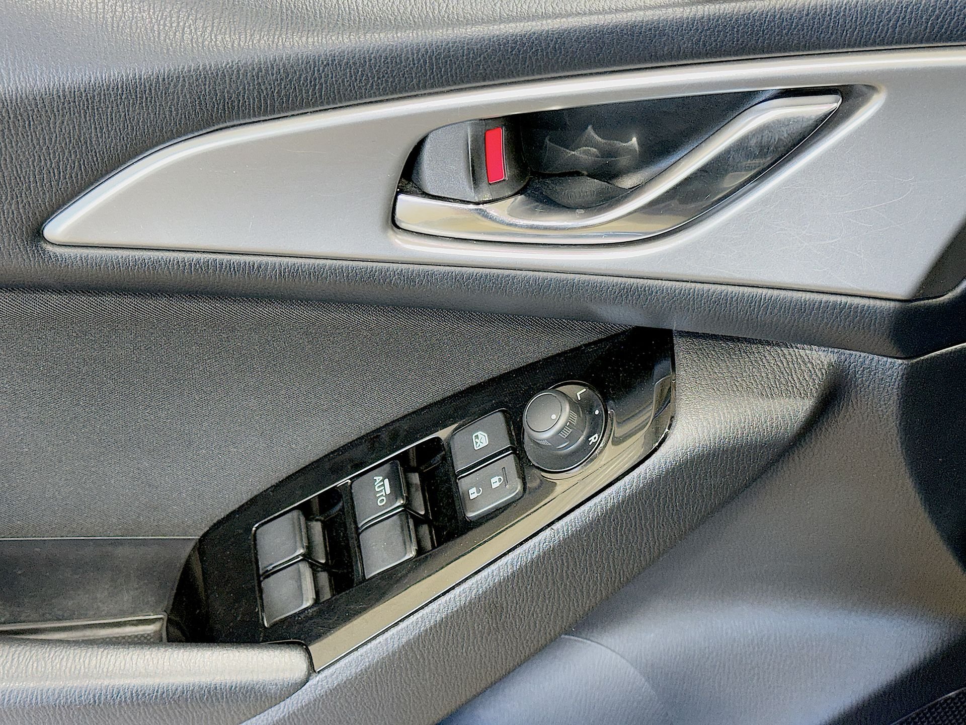 Used 2018 Blue Mazda Sport image 21