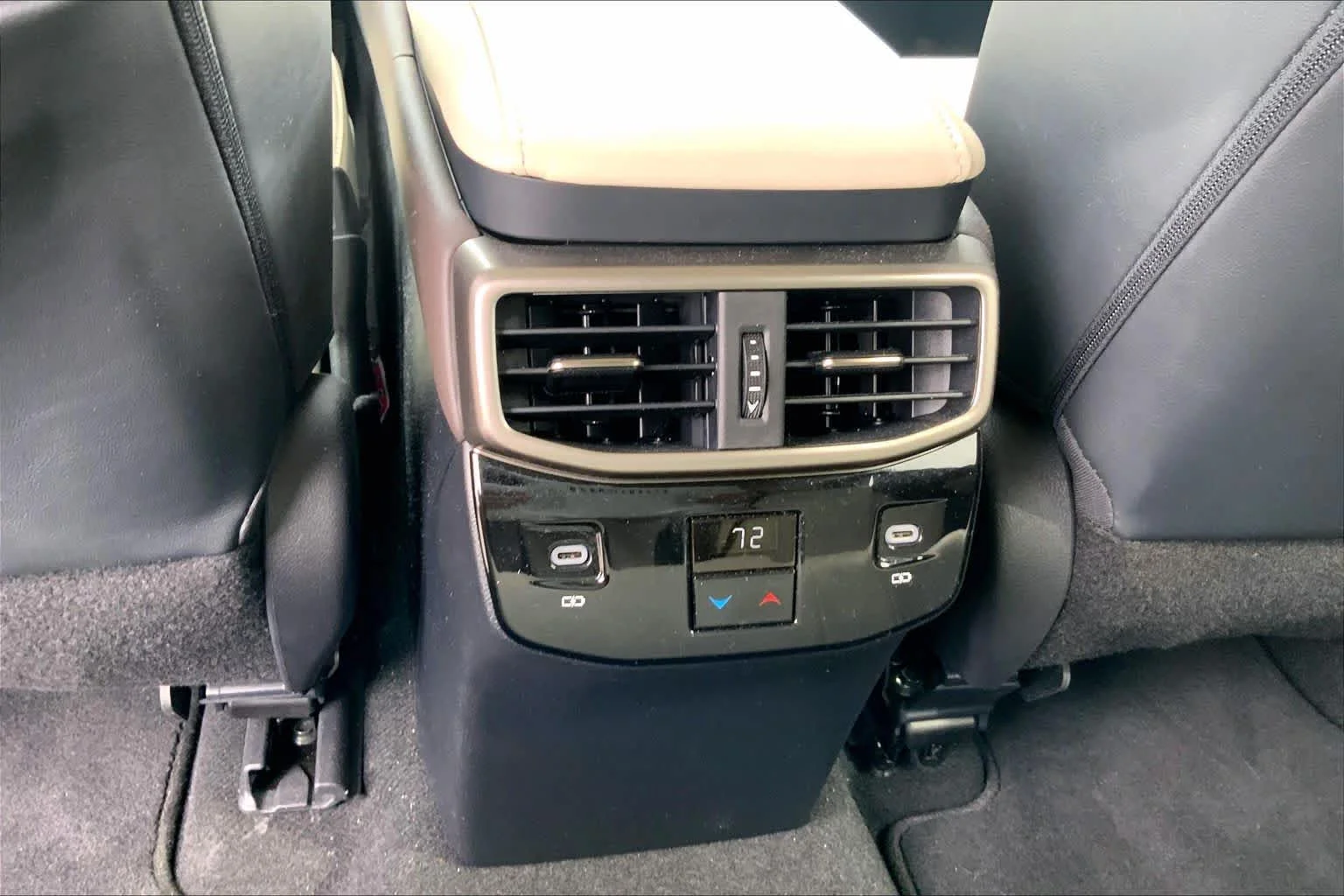 Certified Used 2024 GRAPHITE BLACK GF. Lexus Premium image 34