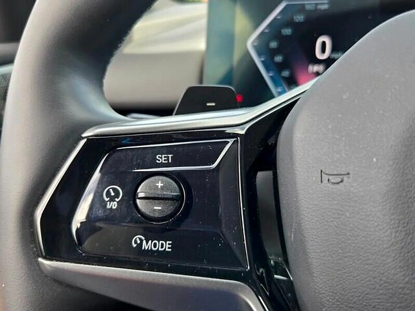 Used 2024  BMW  image 21