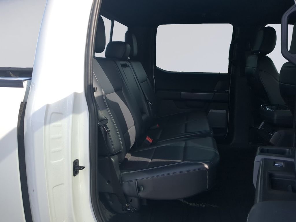 Used 2025  Ford Lariat image 20