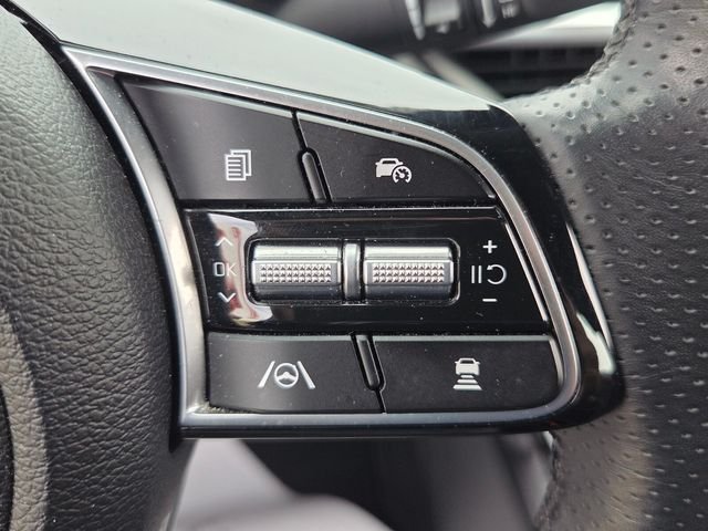 Used 2024 White Kia GT-Line image 23