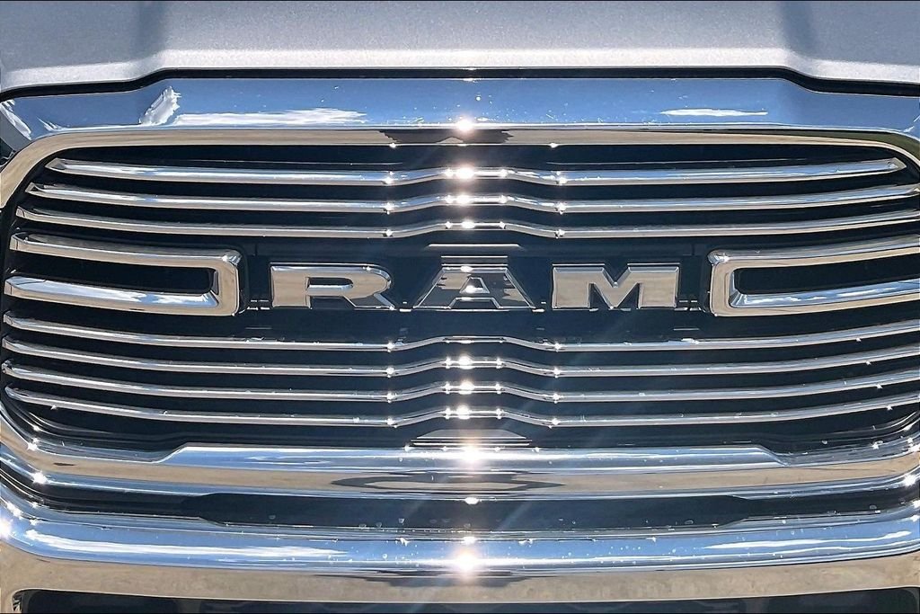 Used 2024 Silver Ram Laramie image 9