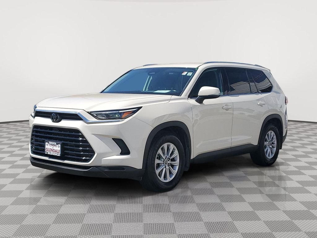 Used 2024 Cream Toyota XLE image 2