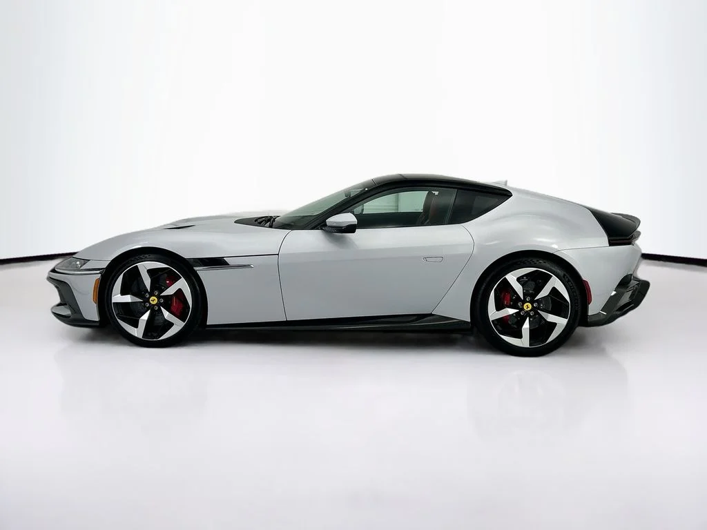 Used 2025 Bianco Artico Ferrari  image 8