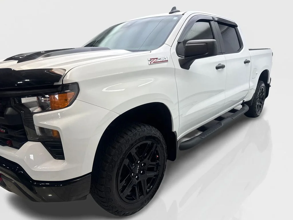 Used 2024 White Chevrolet Custom Trail Boss image 12